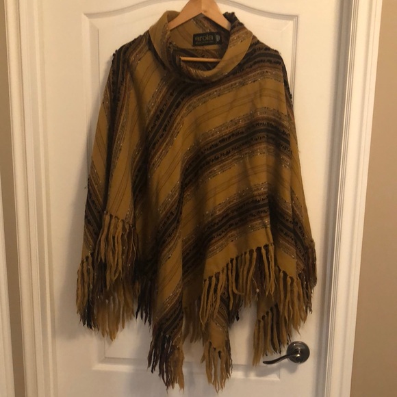Vintage AROLA 1970s (made in Finland) Poncho - Picture 1 of 7